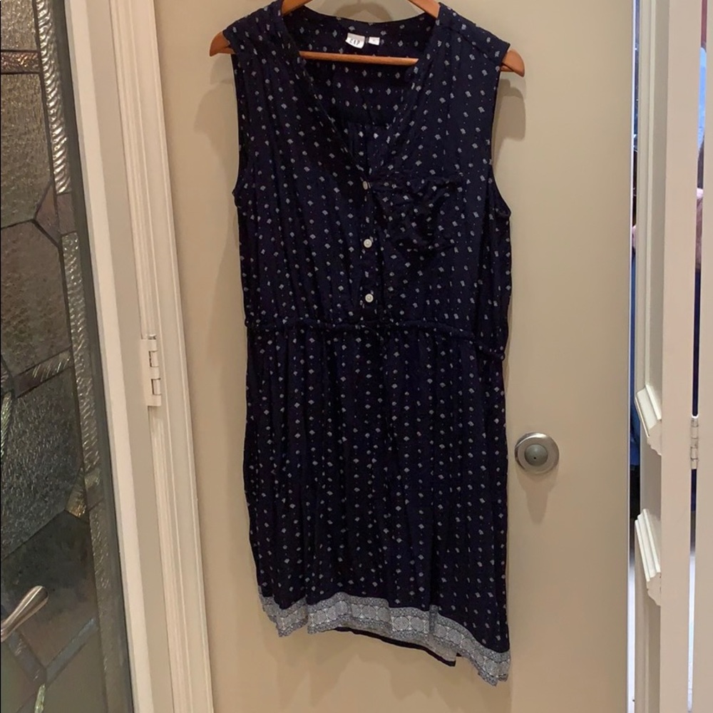 Navy printed sleeveless dress!